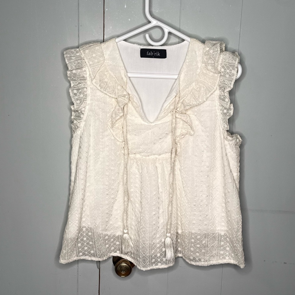 ⭐️3/$25⭐️ Fab’Rik Cream Lace Crochet Blouse